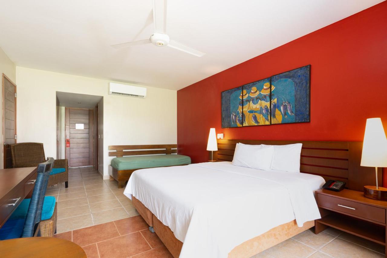 Royal Decameron Punta Sal Resort Canoas de Punta Sal